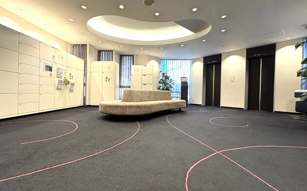 メゾン淀川のロビーとエレベーターホール