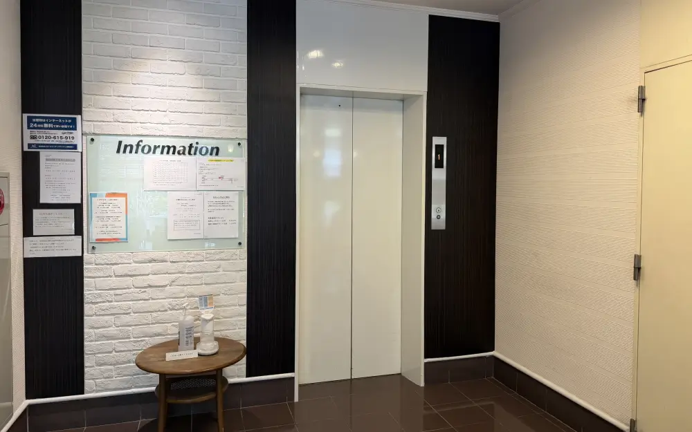 ラ･メール北大阪のエレベーターホール